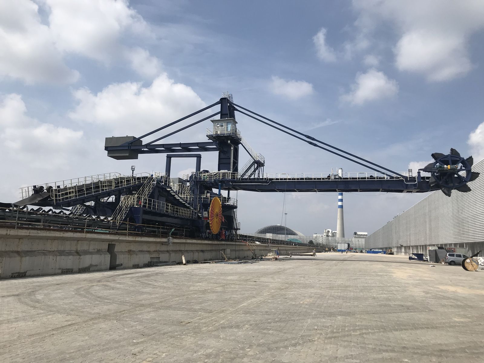 Bucket wheel stacker-reclaimer